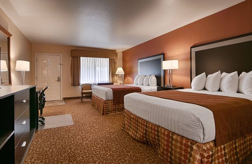 Falcon Lake Estates Hotel | SureStay Hotel by Best Western Zapata