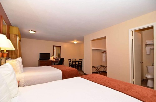 Falcon Lake Estates Hotel | SureStay Hotel by Best Western Zapata