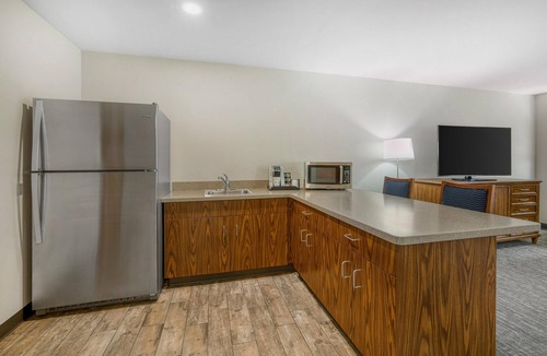 Elizabethtown Hotel | SureStay Plus by Best Western Elizabethtown Lancaster