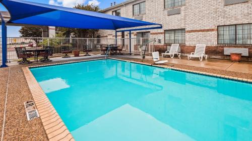 North San Antonio - SAT Hotel | SureStay Plus by Best Western San Antonio Airport