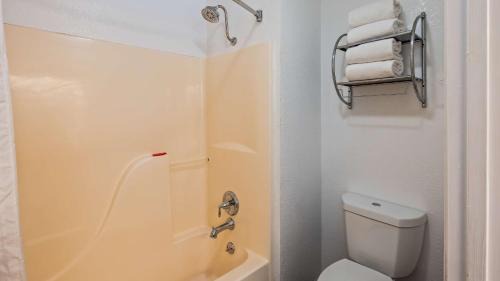 North San Antonio - SAT Hotel | SureStay Plus by Best Western San Antonio Airport