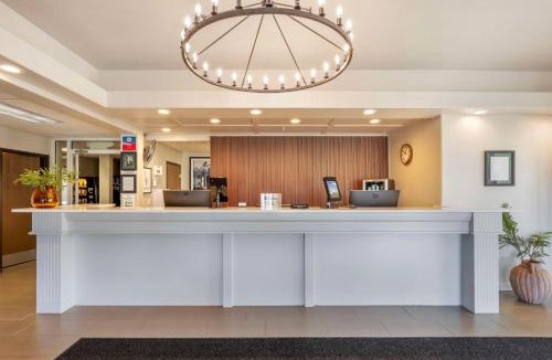 Enterprise Hotel | SureStay Plus by Best Western Enterprise