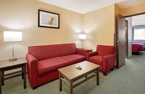 Enterprise Hotel | SureStay Plus by Best Western Enterprise