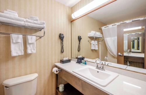 Enterprise Hotel | SureStay Plus by Best Western Enterprise