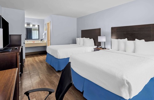 Beaumont Hotel | SureStay Plus by Best Western Beaumont