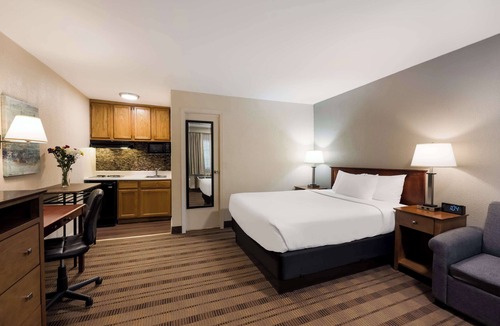 Woodbury Hotel | SureStay Plus by Best Western Woodbury Inn