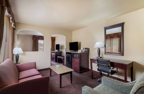 Tyrone Hotel | SureStay Plus Hotel by Best Western Silver City