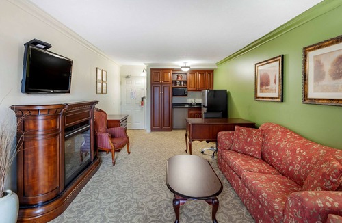 Kincardine Hotel | SureStay Plus Hotel by Best Western Kincardine