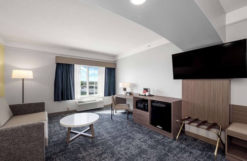 Billings Hotel | SureStay Plus Hotel by Best Western Billings