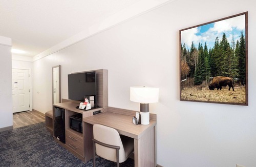 Billings Hotel | SureStay Plus Hotel by Best Western Billings