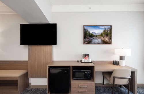 Billings Hotel | SureStay Plus Hotel by Best Western Billings