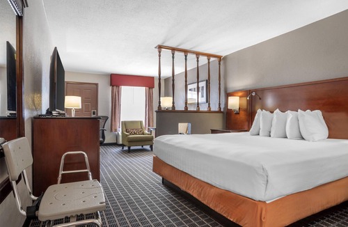 Greenwood Hotel | SureStay Plus Hotel by Best Western Greenwood