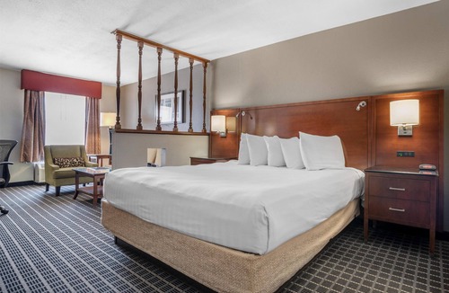 Greenwood Hotel | SureStay Plus Hotel by Best Western Greenwood