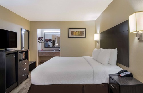 Jackson Hotel | SureStay Plus Hotel by Best Western Jackson