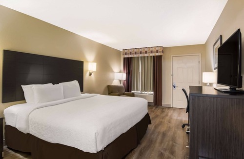 Jackson Hotel | SureStay Plus Hotel by Best Western Jackson