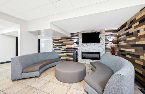 Lubbock Hotel | SureStay Plus Hotel by Best Western Lubbock Medical Center
