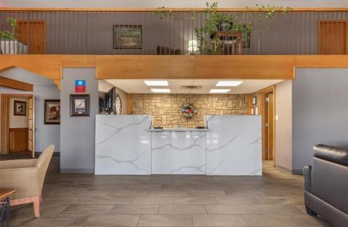 Poteau Hotel | SureStay Plus Hotel by Best Western Poteau