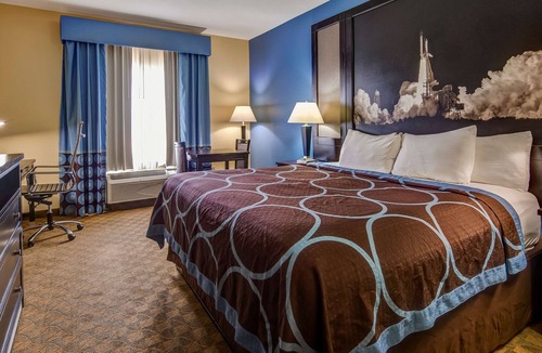 Alvin Hotel | SureStay Plus Hotel by Best Western Alvin