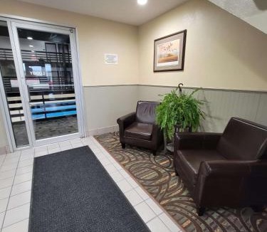 Grand Island Hotel | SureStay Plus Hotel by Best Western Grand Island
