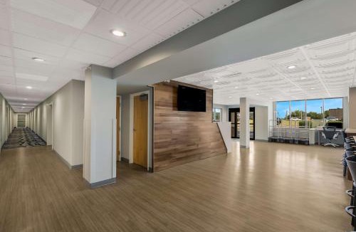 Sevierville Hotel | SureStay Plus Hotel by Best Western Sevierville
