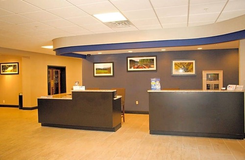 Newtonville Hotel | SureStay Plus Hotel by Best Western Albany Airport