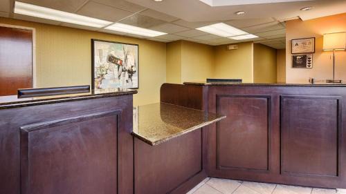 Roanoke Rapids Hotel | SureStay Plus Hotel by Best Western Roanoke Rapids I-95