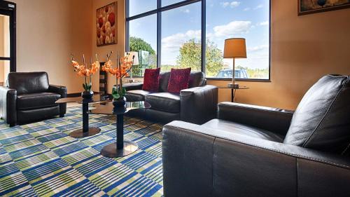 Roanoke Rapids Hotel | SureStay Plus Hotel by Best Western Roanoke Rapids I-95