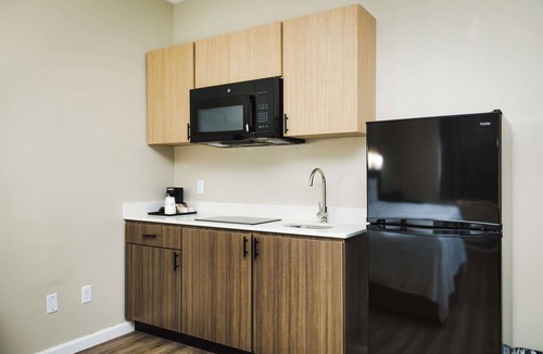 Conroe Hotel | SureStay Studio by Best Western Conroe Downtown
