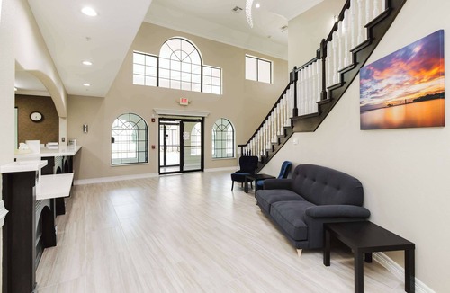 Conroe Hotel | SureStay Studio by Best Western Conroe Downtown