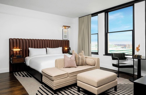 Court Avenue Entertainment District Hotel | Surety Hotel, Autograph Collection