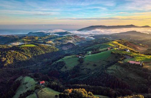 Aia Bed & Breakfast | Surf Camp San Sebastian Partyhostel