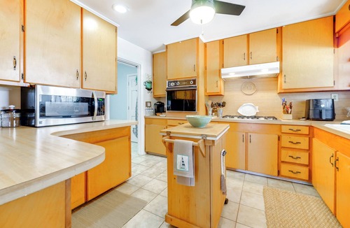 Hampstead House | Surf City Coastal Escape w/Fire Pit