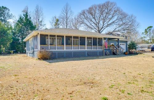 Hampstead House | Surf City Coastal Escape w/Fire Pit