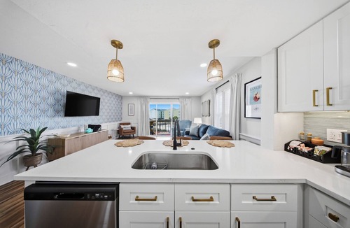 Surf City Hotel | Surf City Luxury Condo · Ocean Views · Pool