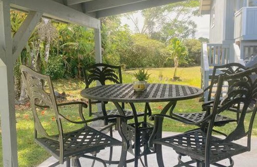 Keaau Apartment | Surf Getaway, Queen Bed, Private Lanai