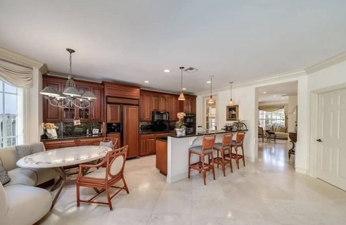 Birch Park Finger Streets House | Surf House- Palatial Surf Mansion - Heated Pool