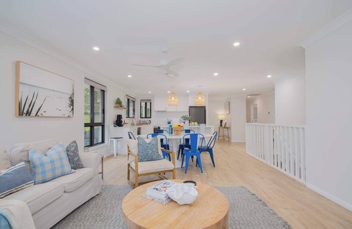 Avoca Beach House | Surf Lodge Avoca Beach, Waterfront and Pool