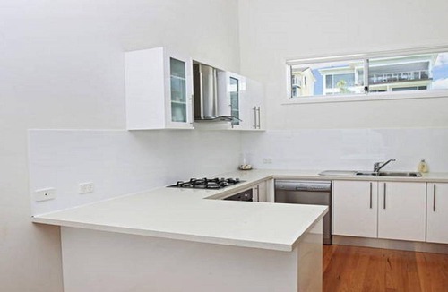 Gerroa House | Surf Mist – contemporary seaside duplex.