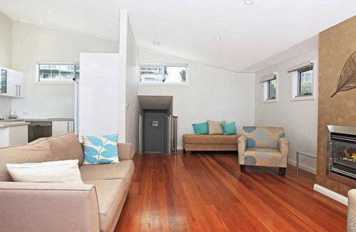 Gerroa House | Surf Mist – contemporary seaside duplex.