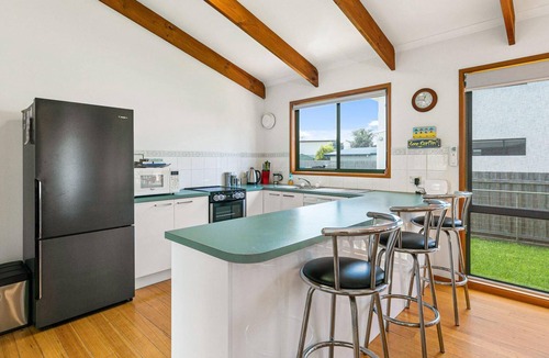 Cape Woolamai House | Surf Rest'n Bay - sleeps 9