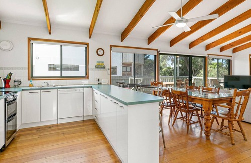 Cape Woolamai House | Surf Rest'n Bay - sleeps 9