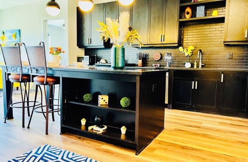 Deep Ellum Condo | Surf Richard's Flat