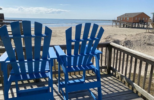 Surfside Beach House | Surf Rider - cozy modern cottage. Steps to the Beach!