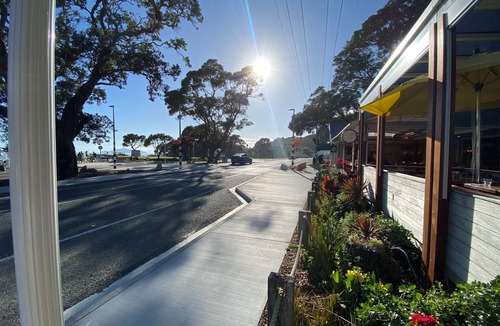 Waipu Cove House | Surf sun sand set right on the ocean