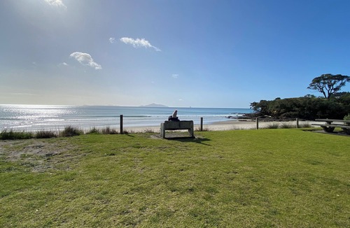 Waipu Cove House | Surf sun sand set right on the ocean