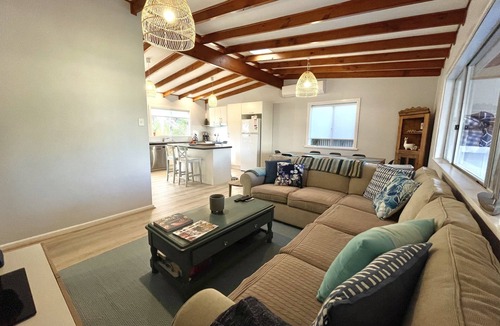 Middleton House | Surf Time - 3 minute walk to Middleton Beach