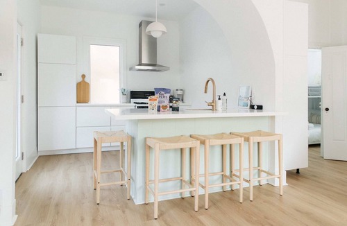 Port Dover House | Surf Vibes|California Cool design | Close to beach