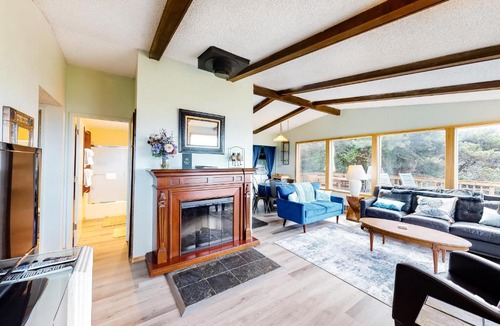 Florence Apartment | Surf View