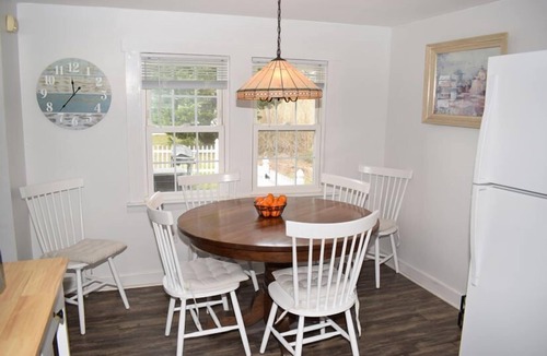 Deep Hole House | Surf & Wind- Cozy Quiet Cottage