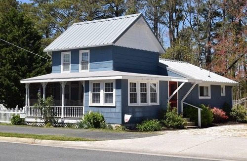 Deep Hole House | Surf & Wind- Fire Pit, Fenced in Yard
